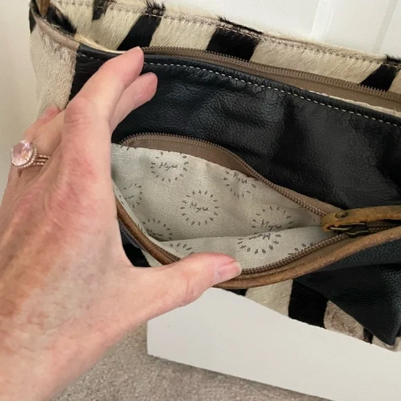 Myra jungle Jim zebra striped leather crossbody purse - Picture 6 of 8